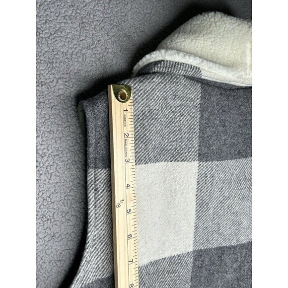 Woolrich Gray and White Plaid Vest - Picture 12 of 13
